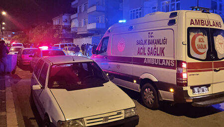 Bipolar hastası, 3 polis ve 1 bekçiyi bıçakla yaraladı
