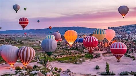 Kapadokya'da Sıcak Hava Balon Turları İçin En İyi Mekanlar